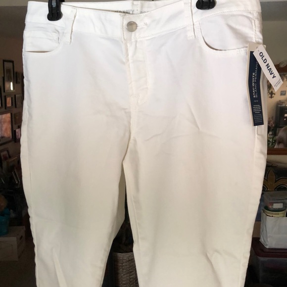 Old Navy Rockstar Mid Rise White Jeans ~Size 14 - Picture 9 of 15